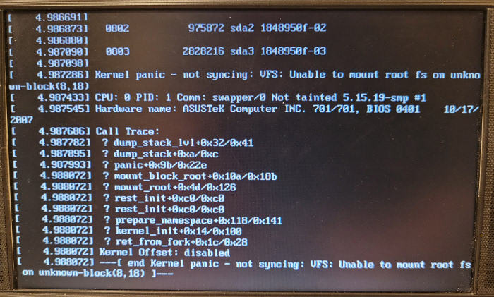 linux boot sadness screenshot with kernel panic