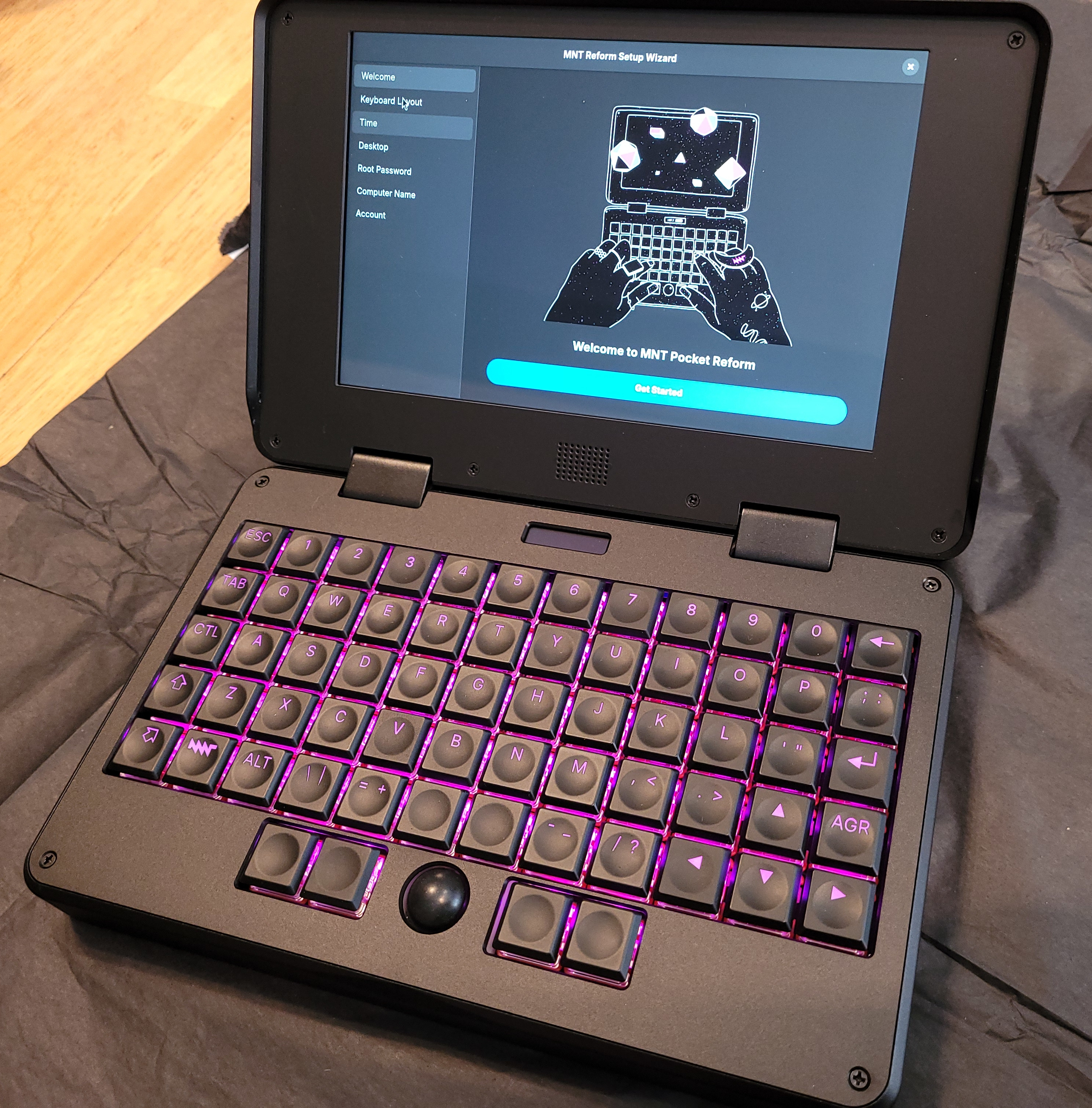 pocket reform powered on showing setup screen